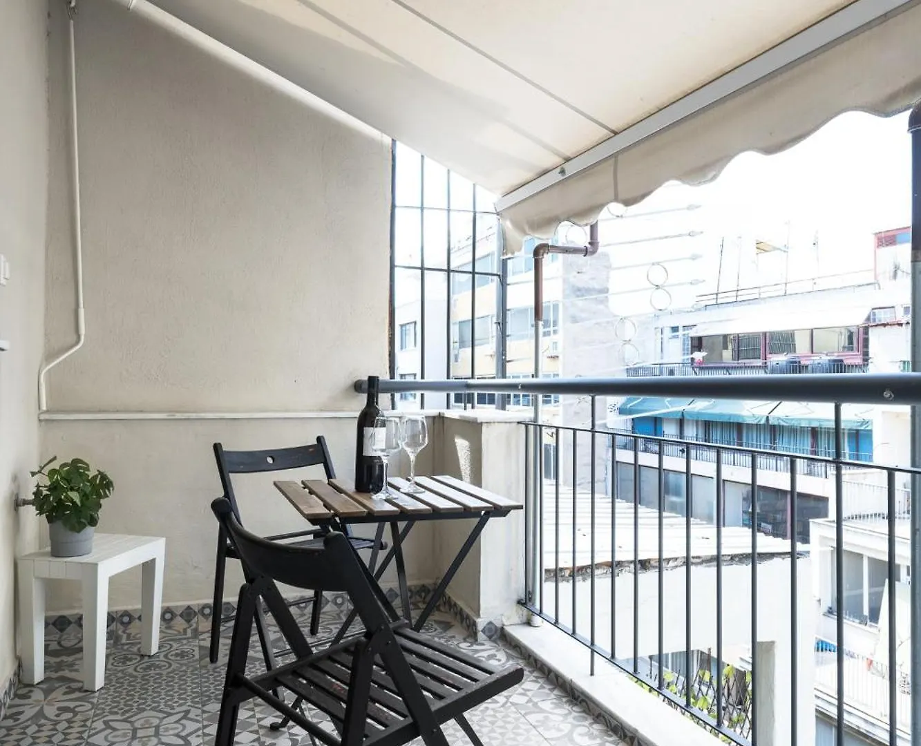 Niraya 2 Bedroom Penthouse, The Luxury Suites Thessaloniki Apartment