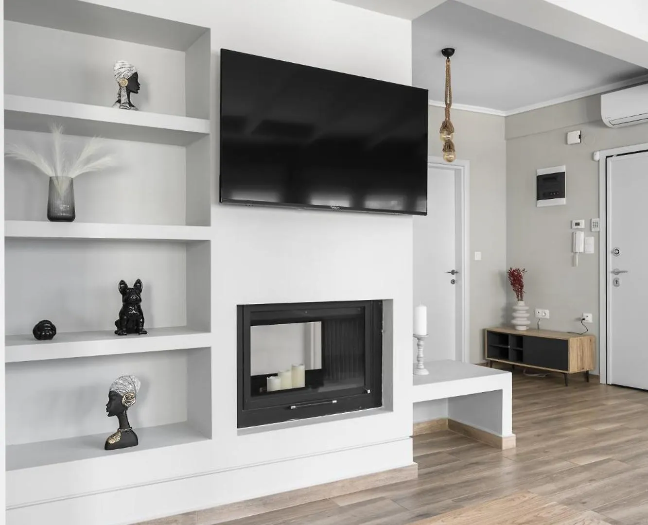 Niraya 2 Bedroom Penthouse, The Luxury Suites location